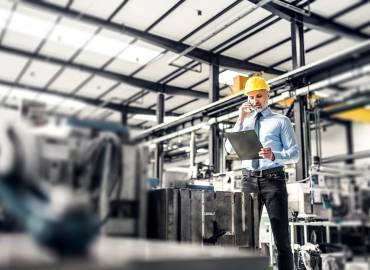 Beyond punching in » redefine time tracking in manufacturing with our Workforce Management