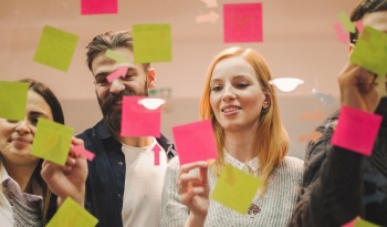 Manage tasks and processes » with ZEUS® HR Management in your personnel office